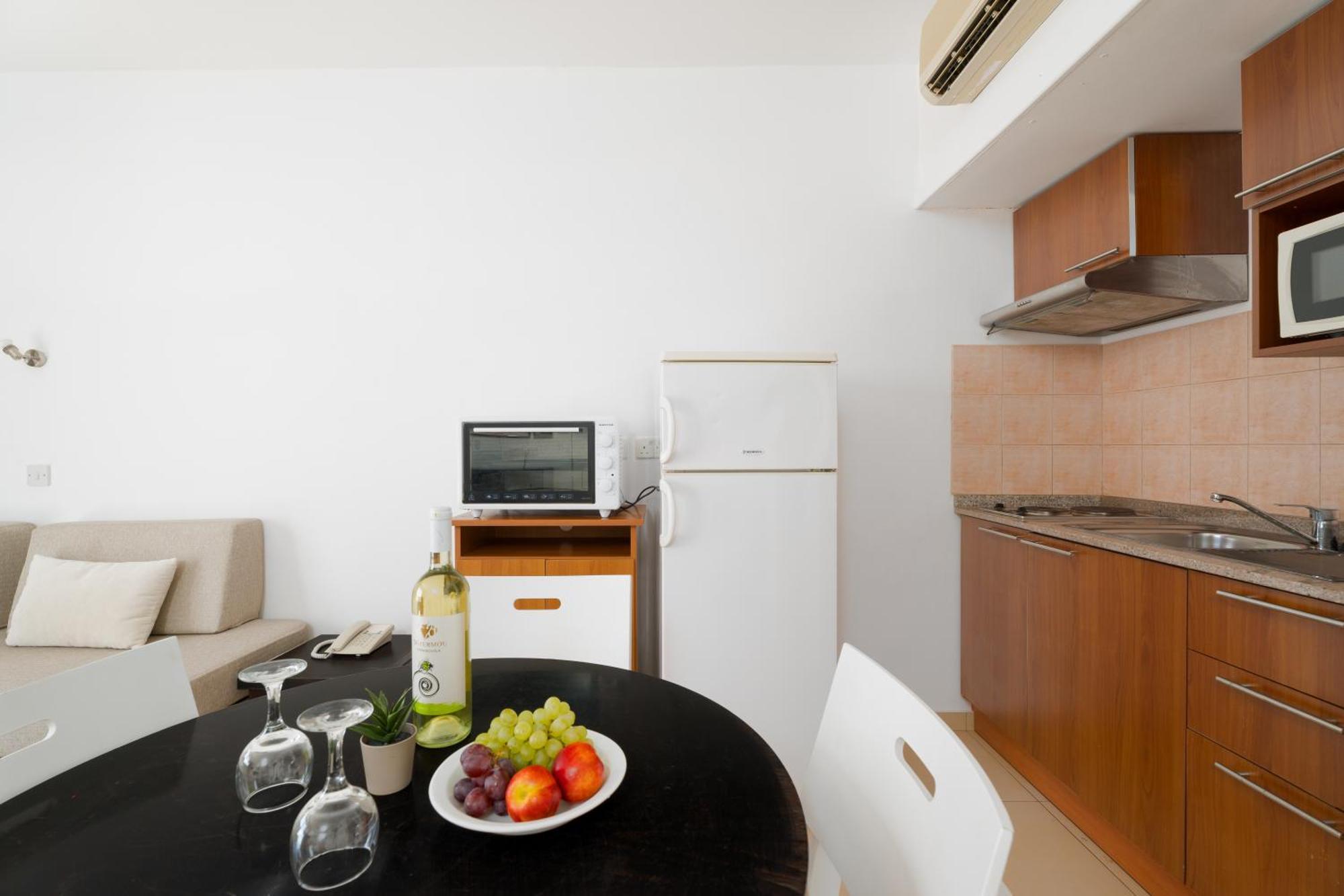 Kritamo Beach Hotel Apartments Айя-Напа Екстер'єр фото